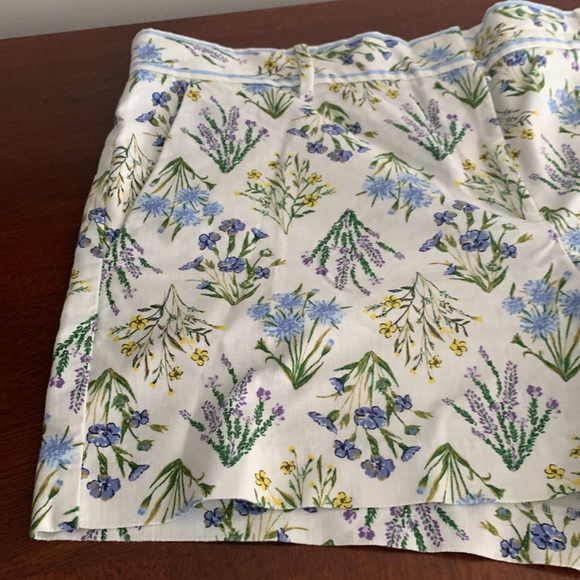 Worn once Womens Loft riviera short in size 12 - Picture 2 of 11